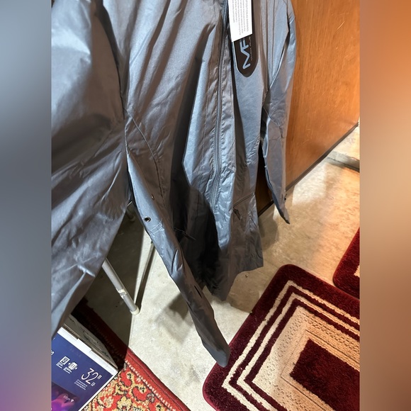 Blueish grayish light weight rain jacket - Picture 2 of 7